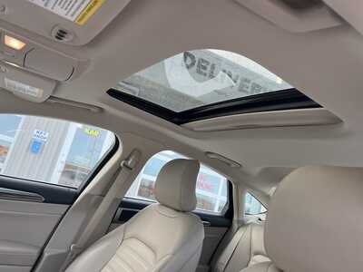 2018 Ford Fusion, $14900. Photo 8