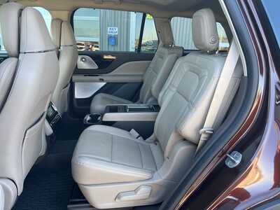 2020 Lincoln Aviator, $31700. Photo 9