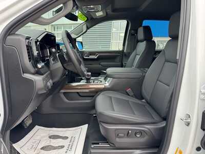 2026 Chevrolet 1500 Crew Cab, $70370. Photo 2