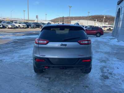 2017 Jeep Cherokee, $12700. Photo 7