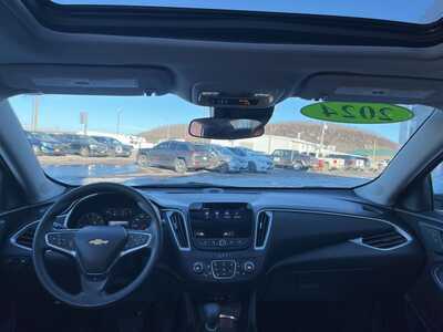 2024 Chevrolet Malibu, $21900. Photo 3