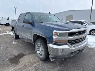 2017 Chevrolet 1500 Crew Cab, $20000. Photo 2