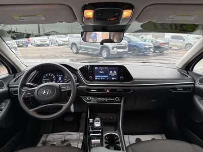 2021 Hyundai Sonata, $18000. Photo 3