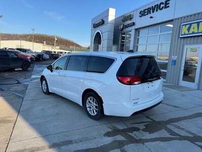 2025 Chrysler Voyager, $30000. Photo 10