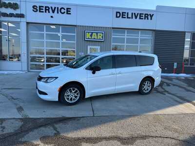 2025 Chrysler Voyager, $30000. Photo 7