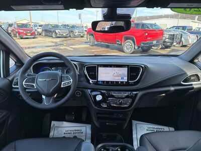 2026 Chrysler Pacifica, $46953. Photo 3