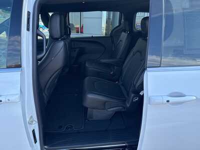 2026 Chrysler Pacifica, $46953. Photo 6