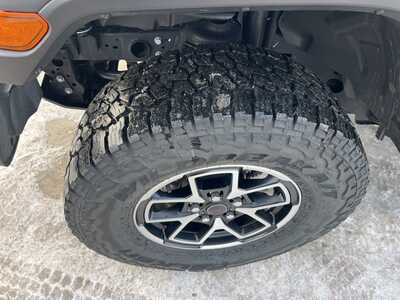 2024 Jeep Gladiator, $45900. Photo 9