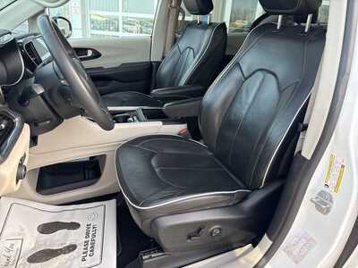 2023 Chrysler Pacifica, $31500. Photo 5