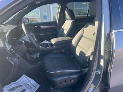 2025 Buick Enclave, $38000. Photo 2