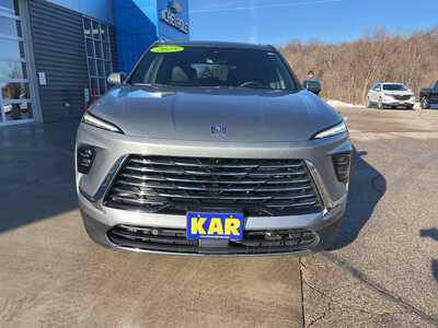 2025 Buick Enclave, $38000. Photo 5