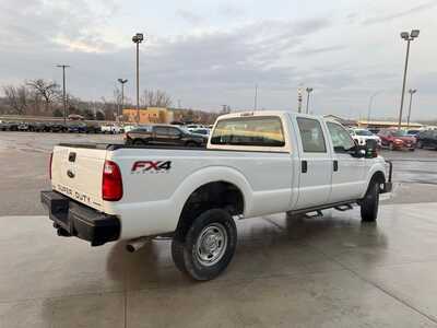 2015 Ford F250 Crew Cab, $17000. Photo 3