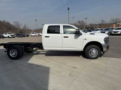 2026 RAM 3500 Crew Cab, $67950. Photo 12