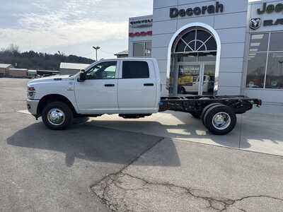 2026 RAM 3500 Crew Cab, $67950. Photo 8