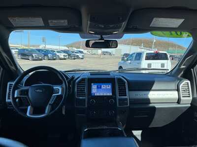 2017 Ford F250 Crew Cab, $36000. Photo 3