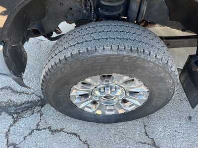 2017 Ford F250 Crew Cab, $36000. Photo 9