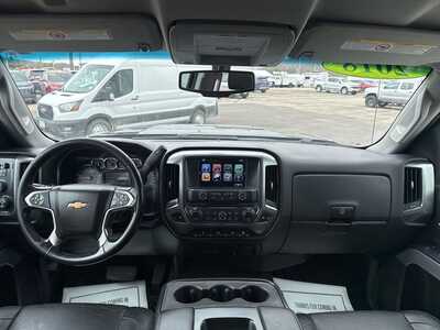 2018 Chevrolet 2500 Crew Cab, $37500. Photo 3
