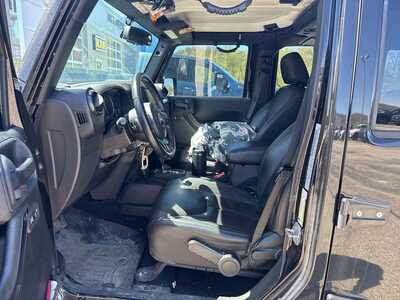 2017 Jeep Wrangler Unlimited, $15000. Photo 2