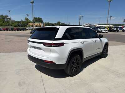 2024 Jeep Grand Cherokee, $31080. Photo 3