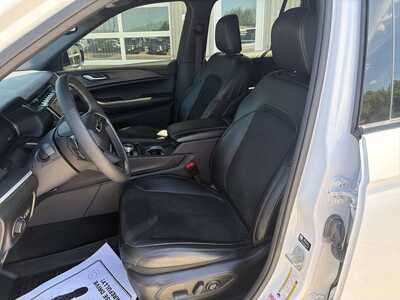 2024 Jeep Grand Cherokee, $31080. Photo 6