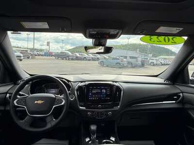 2023 Chevrolet Traverse, $31680. Photo 3