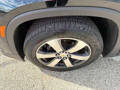 2023 Chevrolet Traverse, $31680. Photo 9