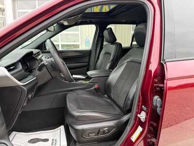 2024 Jeep Grand Cherokee, $34680. Photo 2