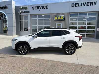 2025 Chevrolet Trax, $21680. Photo 11