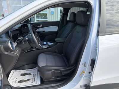 2025 Chevrolet Trax, $21680. Photo 2