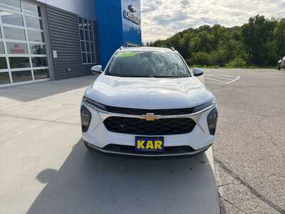 2025 Chevrolet Trax, $21680. Photo 5