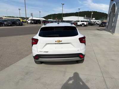 2025 Chevrolet Trax, $21680. Photo 7