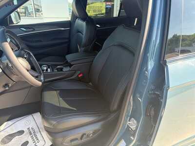 2026 Jeep Grand Cherokee, $48937. Photo 2