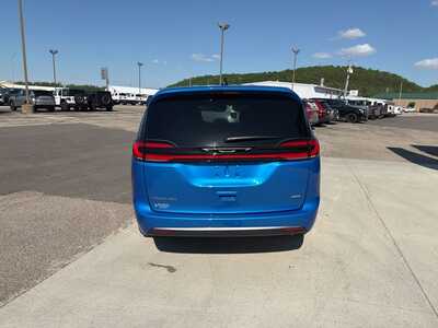 2027 Chrysler Pacifica, $50404. Photo 7