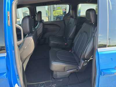 2027 Chrysler Pacifica, $50404. Photo 8