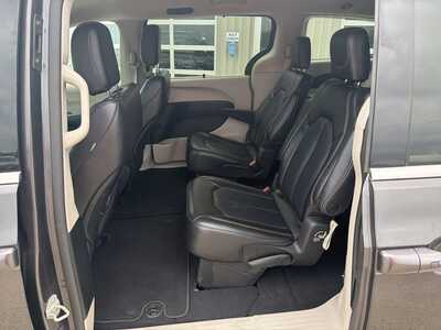 2023 Chrysler Pacifica, $25180. Photo 8