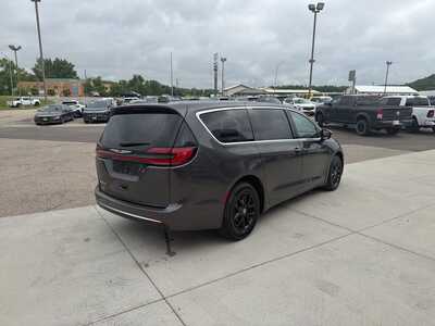 2023 Chrysler Pacifica, $25180. Photo 9