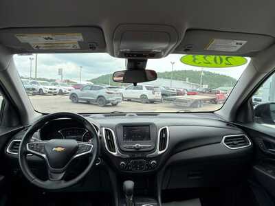 2023 Chevrolet Equinox, $16680. Photo 3