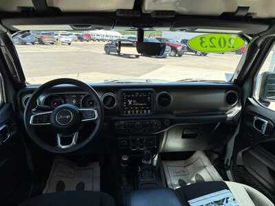 2023 Jeep Wrangler, $27180. Photo 3