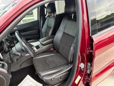 2021 Jeep Grand Cherokee, $23180. Photo 2