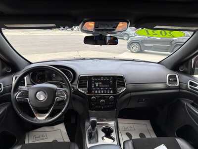 2021 Jeep Grand Cherokee, $23180. Photo 3