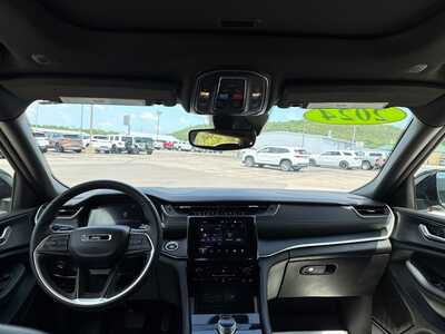 2024 Jeep Grand Cherokee L, $36180. Photo 3