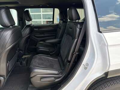 2024 Jeep Grand Cherokee L, $36180. Photo 7