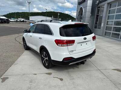 2017 Kia Sorento, $9680. Photo 10