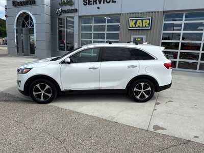 2017 Kia Sorento, $9680. Photo 9