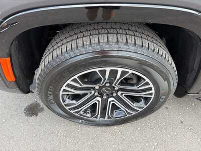 2026 Jeep Grand Wagoneer, $72280. Photo 10