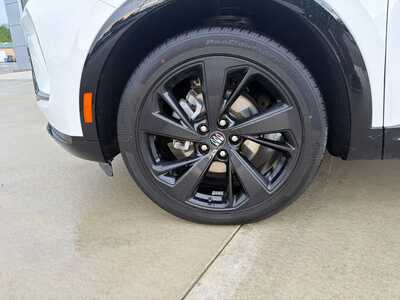 2024 Buick Envision, $32180. Photo 6