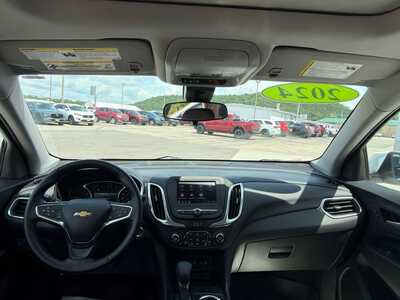 2024 Chevrolet Equinox, $25180. Photo 3