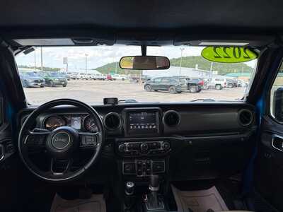 2022 Jeep Gladiator, $33180. Photo 3