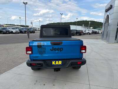 2022 Jeep Gladiator, $33080. Photo 7