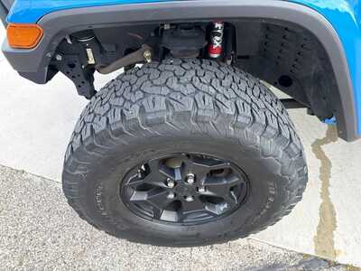 2022 Jeep Gladiator, $33080. Photo 9